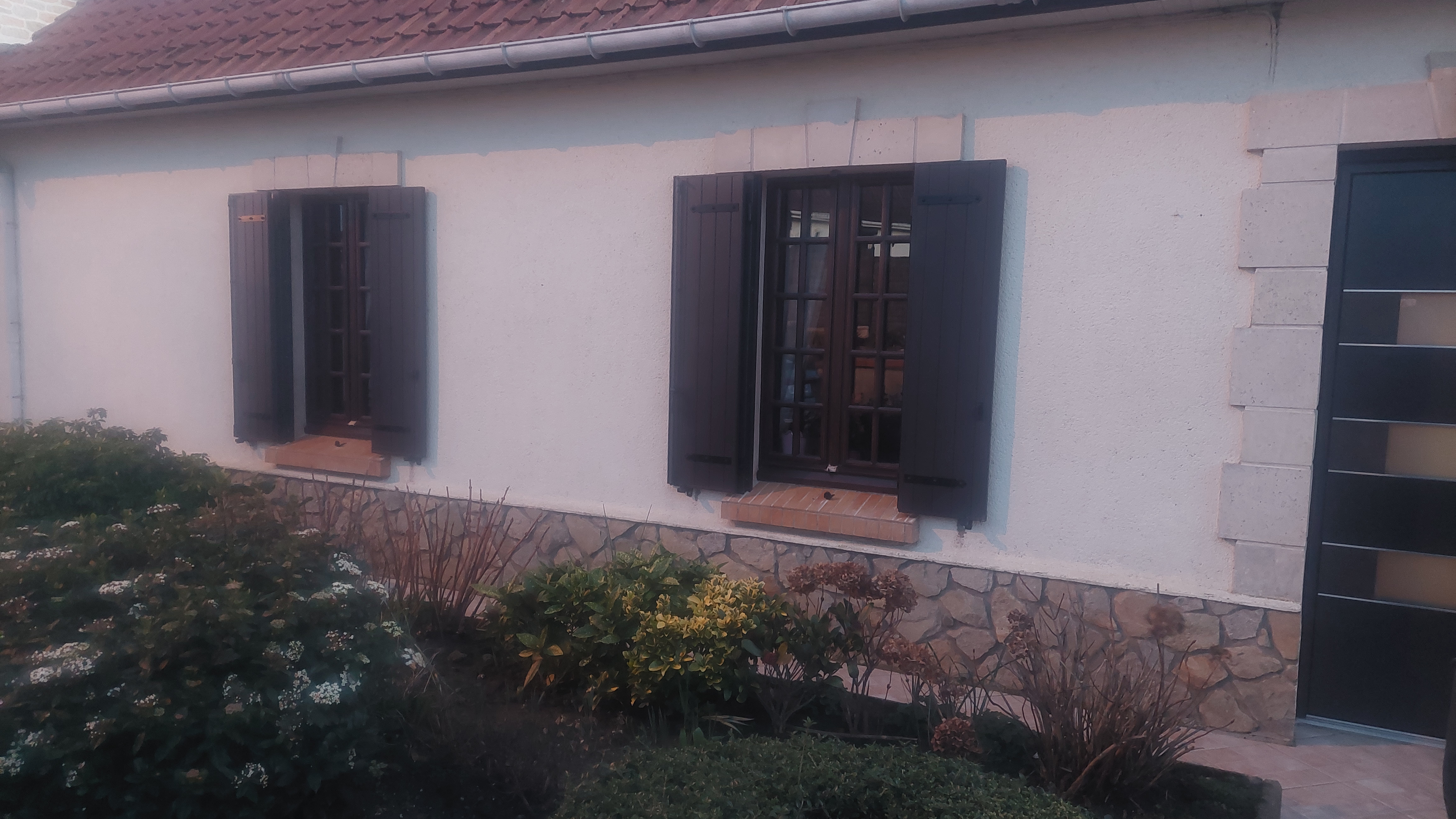 VOLETS BATTANTS EN ALUMINIUM